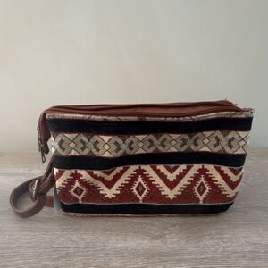 Canyon Sky Aztec Pattern Shoulder Bag Brown Multicolor Zip Closure for Women